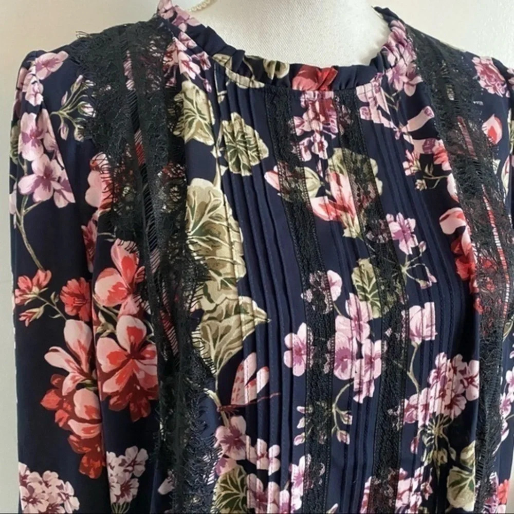 Ann Taylor • Blue Floral Lace Petite Winter Garden Blouse - Picture 3 of 6
